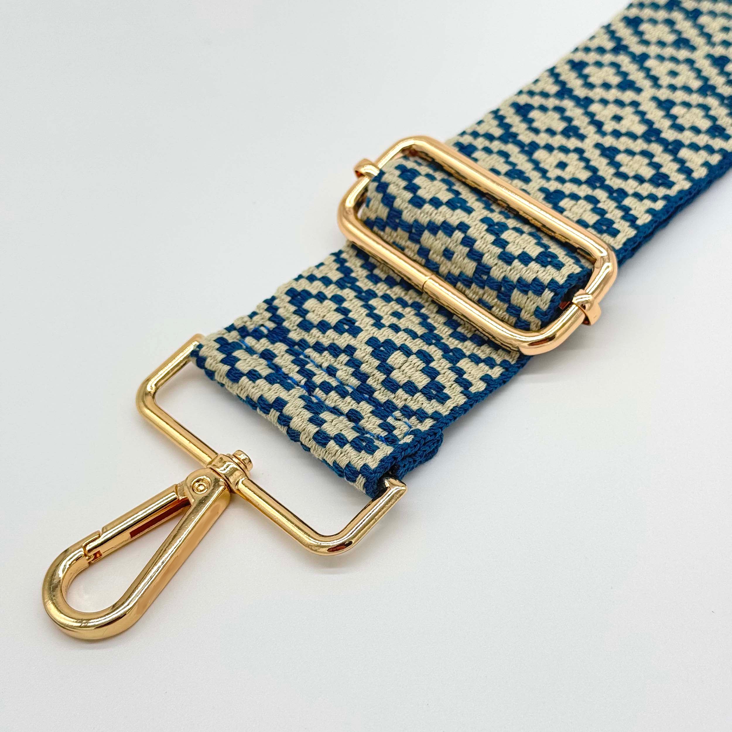 Taschenriemen aus gewebtem Mosaik in Blau und Steinfarben